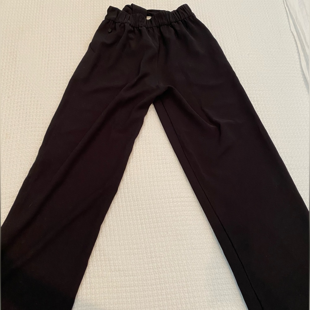 Lululemon wide leg slacks with elastic and decorative tie waistband